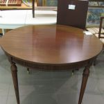 530 4200 DINING TABLE